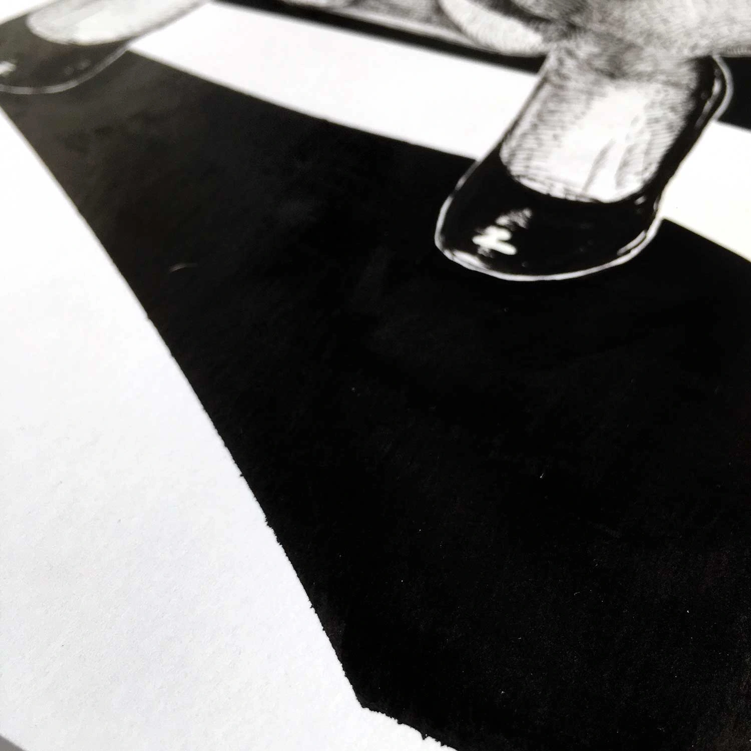 Lower section and shadow detail of sensual female figure drawing by Dario Moschetta